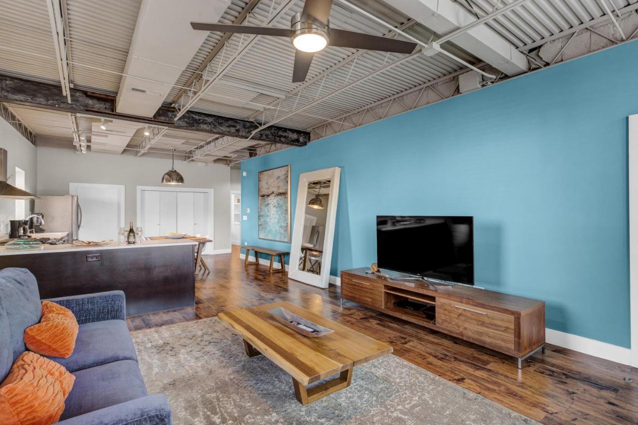 A Friendly Staycation - Downtown Greensboro Close To Major Attractions! Exterior photo