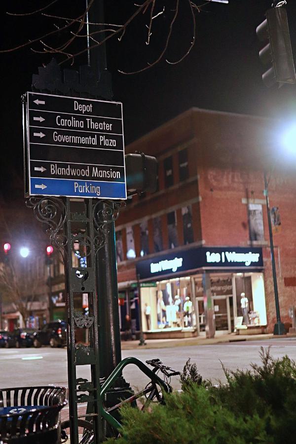 A Friendly Staycation - Downtown Greensboro Close To Major Attractions! Exterior photo